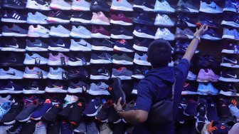 Sepatu Impor KW Asal Vietnam Rajai Pasar Jabodetabek