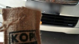 Viral Warganet Tertipu saat Beli Sekantung Kopi untuk Pengharum Mobil, Isinya Tak Terduga
