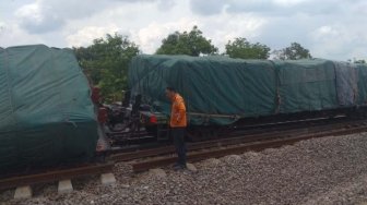 Evakuasi Kereta Anjlok di Blora, KAI Daop 4 Kerahkan 2 Crane