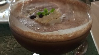 Mencoba Es Cokelat Rasa Tolak Angin di Yogya, Dingin-dingin Semriwing
