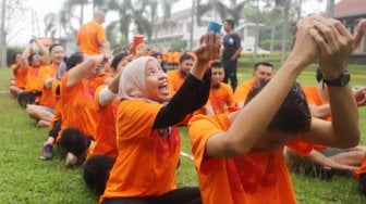 Suasana Gathering Arkadia Digital Media di Camp Hulu Cai, Ciawi, Bogor, Jawa Barat, Jumat (13/2/2019). [Suara.com/ Alfian Winanto]