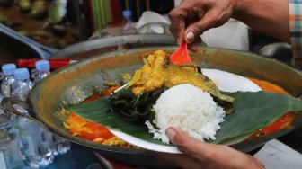 Suasana Festival Sumarak Minangkabau 2019 di Blok M Square, Jakarta Selatan, Sabtu (14/12). [Suara.com/ Alfian Winanto]