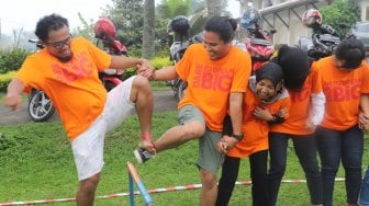 Suasana Gathering Arkadia Digital Media di Camp Hulu Cai, Ciawi, Bogor, Jawa Barat, Jumat (13/2/2019). [Suara.com/ Alfian Winanto]