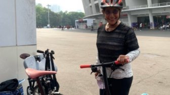 Susi Naik Sepeda Brompton, Warganet: Bukan Hadiah Selundupan kan Bu?