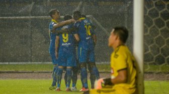 Persib Bandung Pesta Gol ke Gawang Perseru Badak Lampung