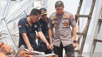 Polisi Periksa Empat Saksi Robohnya Atap SD Keting 2 yang Baru Direnovasi
