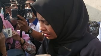 Tangisan Istri Pecah Usai Zul Zivilia Divonis 18 Tahun Penjara