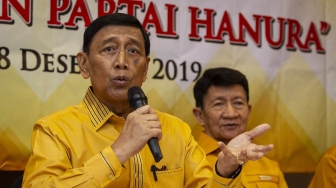 Kabar Jadi Kader PAN Disebut Hanya Isu, Wiranto: Tunggu...