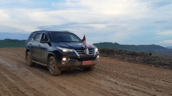 Tinjau Ibu Kota Baru, Mobil Pengantar Presiden Ini Tepat Atasi Medan