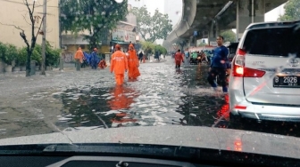 Jakarta Tergenang Pada Selasa, Pemprov: Air Cuma Antre Masuk Saluran