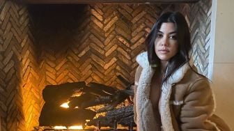 Pakai Atasan Murah Rp170 Ribuan, Kourtney Kadarshian Tetap Tampil Stunning