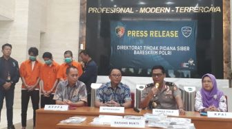 Polisi Tangkap 2 Orang Penyebar Konten Porno Dewasa dan Anak