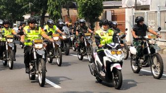 Gubernur Jatim Khofifah Indar Parawansa Keliling Bermobil dan Bersepeda