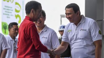 Jokowi ke SPBU Pertamina MT Haryono Ditemani Ahok