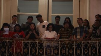 Sejumlah Jemaat melaksanakan misa malam Natal di GPIB Immannuel, Gambir, Jakarta Pusat, Selasa (24/12). [Suara.com/Angga Budhiyanto]