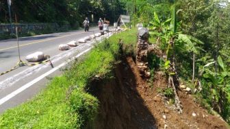 Waspadai Titik Rawan Longsor di Jalur Wisata Dieng