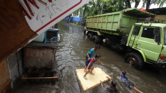 Diguyur Hujan Deras, Jalan Sunter Terendam Banjir