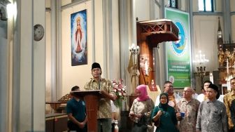 Bersama Yudi Latif, Komunitas Lintas Agama Kunjungi Gereja Katedral