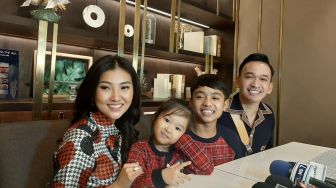 Seperti Ini Kebahagiaan Ruben Onsu Rayakan Natal Bareng Keluarga Kecilnya