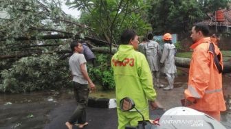 Usai Hujan Deras, Beberapa Ruas Jalan di Kota Bandung Tergenang Air