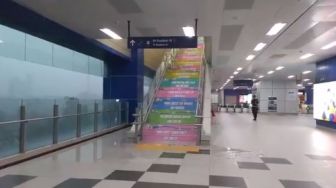 Air Hujan Masuk ke Dalam Stasiun MRT Fatmawati, Eskalator Dimatikan