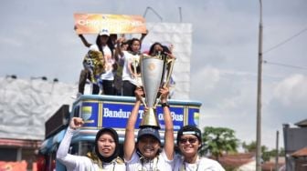 Skuat Persib Bandung Diarak Keliling Kota usai Juara Liga 1 Putri 2019