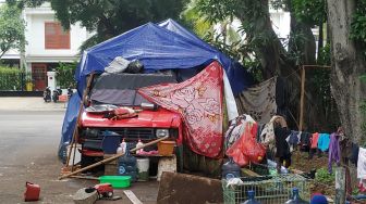 Warga Palestina 9 Bulan Bangun Tenda Darurat di Depan Rumah Prabowo