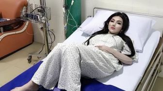 Viral Wanita Berdandan meski Sedang Sakit, demi Pacar yang Menjenguk