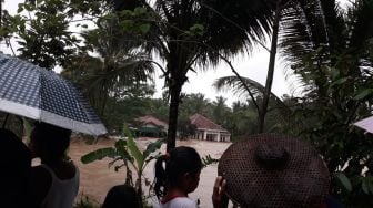 Banjir Rendam 8 Desa di Bogor, Satu Bocah Hilang Terseret Arus