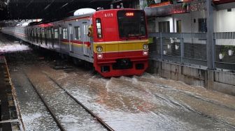 Stasiun Sudirman Banjir, KRL Bogor-Jatinegara Hanya Sampai Manggarai