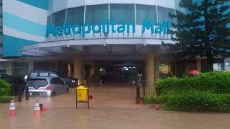 Mall Kebanggaan Warga Bekasi Ikut Terendam Banjir