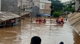 Dalam Waktu 1,5 Jam, Ketinggian Banjir di Cipinang Melayu Capai Dua Meter