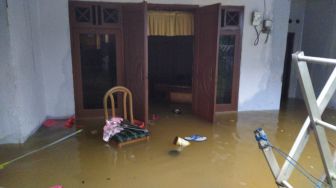 Banjir Jakarta, Kali Pertama di Duri Kosambi sampai Masuk Rumah Warga