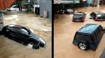 Mobil - mobil di Ciledug Indah Tangerang Hanyut Terbawa Arus Banjir