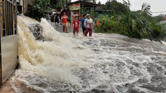 Niat Dokumentasikan Bencana, Pemuda di Bojonggede Tewas Terseret Banjir