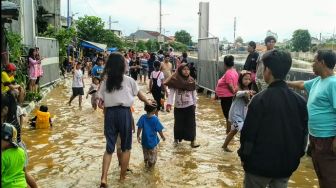 Banjir Jakarta Dilaporkan Surut, Wilayah Jakbar Masih Tergenang