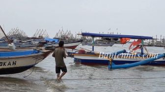 Cuaca Buruk, Nelayan di Pandeglang Libur Melaut