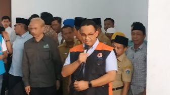 Anies Izinkan Pemkot Bekasi Buang Sampah Sisa Banjir di TPST Bantargebang