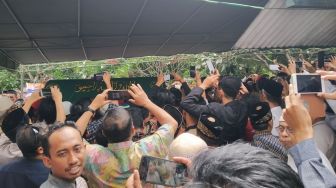 Ratusan Pelayat Sesaki Pemakaman Yunahar Ilyas di Karangkajen