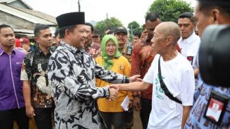 Mendagri Tito Ajak Perusahaan Pakai Dana CSR Bantu Korban Banjir