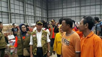 Kunjungi Gudang BNPB, Menko PMK Muhadjir Dikeluhkan Warga soal Air Bersih