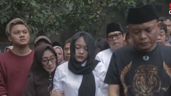 Ini Firasat Rizky Febian saat Ibunya Meninggal dan 3 Berita Pilihan Lainnya