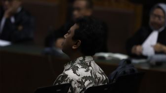 Terdakwa kasus suap jual beli jabatan di lingkungan Kementerian Agama Romahurmuziy menjalani sidang tuntutan di Pengadilan Tipikor Jakarta Pusat, Jakarta, Senin (6/1). [Suara.com/Angga Budhiyanto]