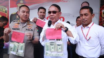 Polisi Bekuk Pengedar Uang Dolar Palsu Senilai Rp 1,4 Miliar, 1 Wanita Buron