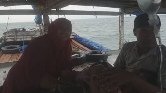 Ibu Ini Lahirkan Anak di Perahu Saat Cuaca Ekstrem Terjang Perairan Sumenep