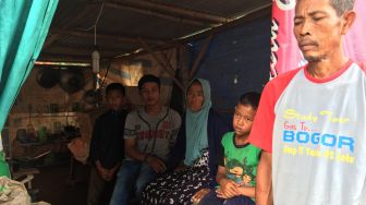 Kisah Orang Miskin Bekasi, Acim Tidur di Gubuk, Makan Rp 80 Ribu 3 Hari