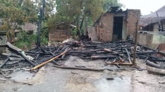 Ponpes di Banten Terbakar saat Banjir, Api Melalap saat Para Santri Tidur