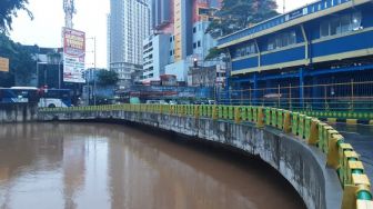 Jakarta Diguyur Hujan, Empat Pintu Air Siaga Tiga