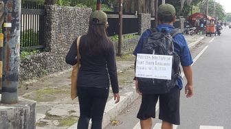 Tak Ada Uang Pulang ke Jatim, Ayah dan Anak Jalan Kaki Magelang--Jogja