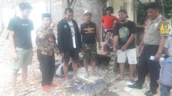 Penampakan Buaya Muara Bikin Geger Warga Bekasi Barat